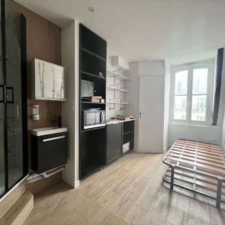 Batignolles, Montmartre Chambre 12M2 , Metro 13 Et 14 باريس المظهر الخارجي الصورة