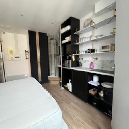 Batignolles, Montmartre Chambre 12M2 , Metro 13 Et 14 باريس المظهر الخارجي الصورة