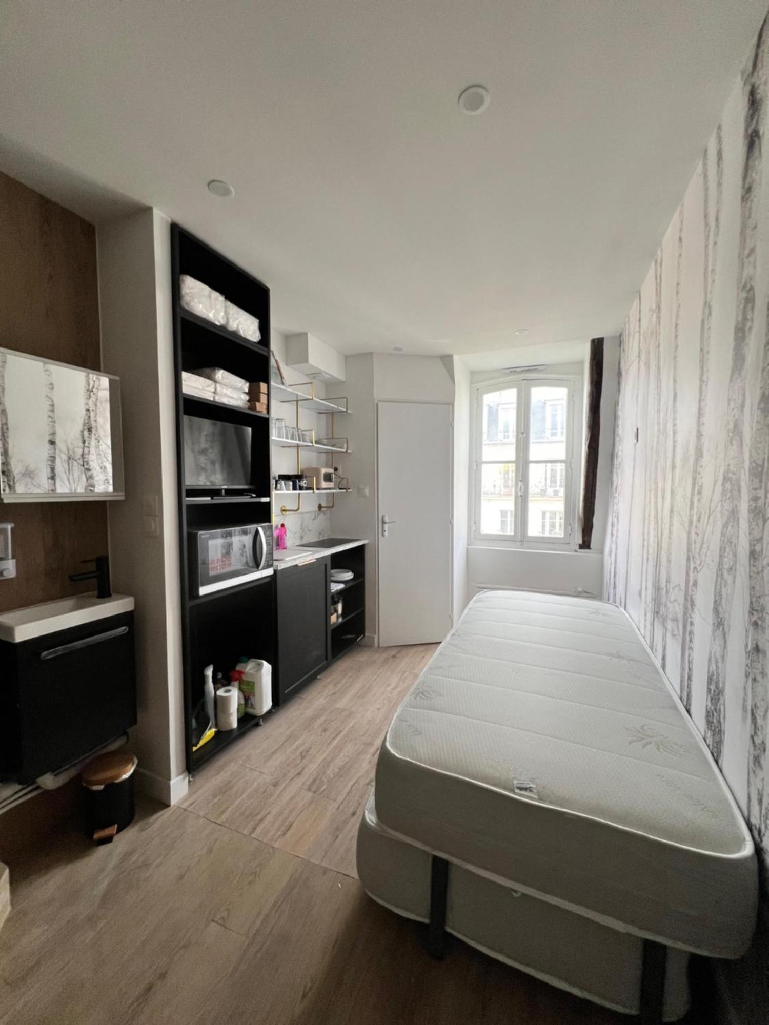 Batignolles, Montmartre Chambre 12M2 , Metro 13 Et 14 باريس المظهر الخارجي الصورة