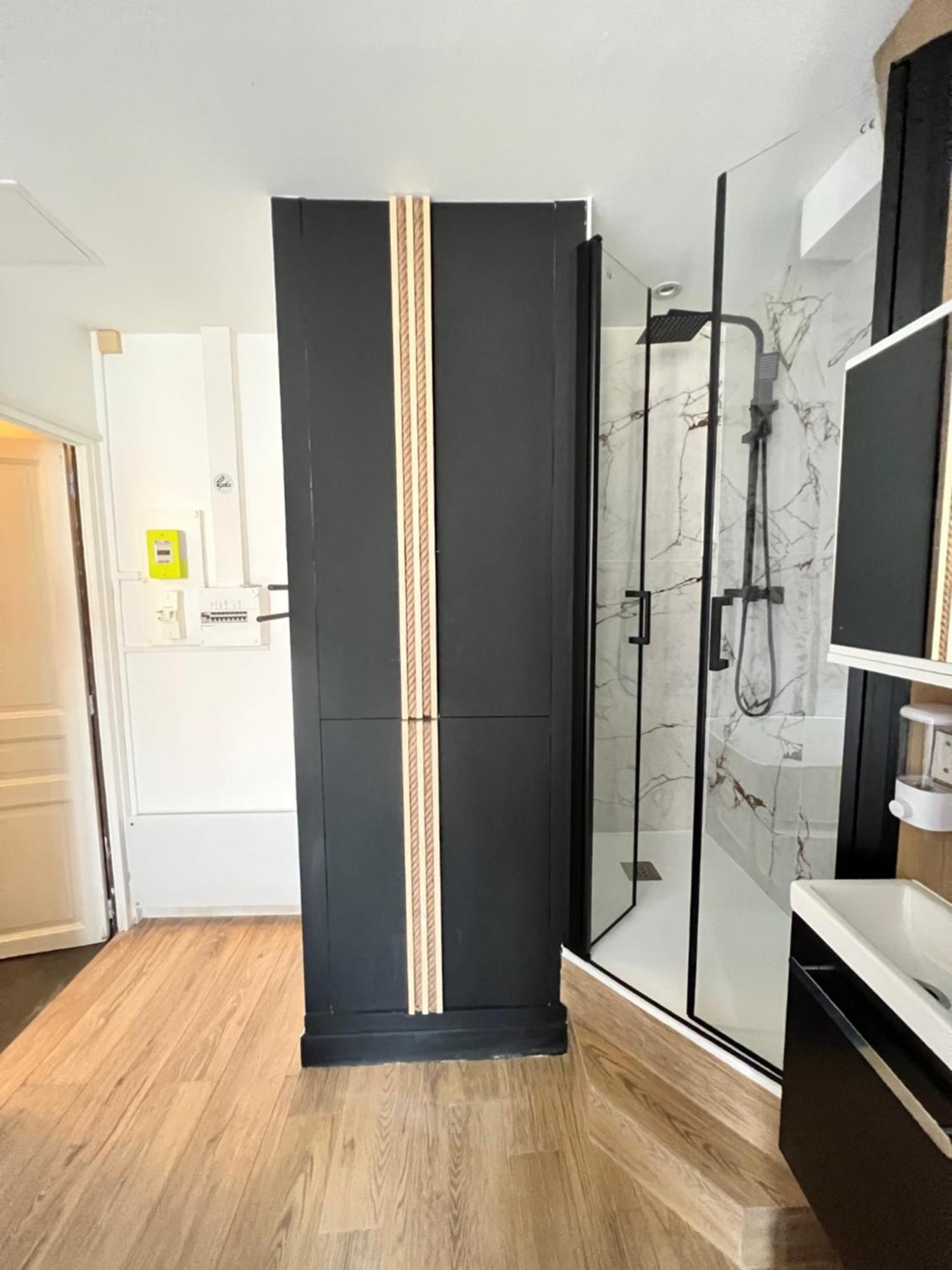 Batignolles, Montmartre Chambre 12M2 , Metro 13 Et 14 باريس المظهر الخارجي الصورة