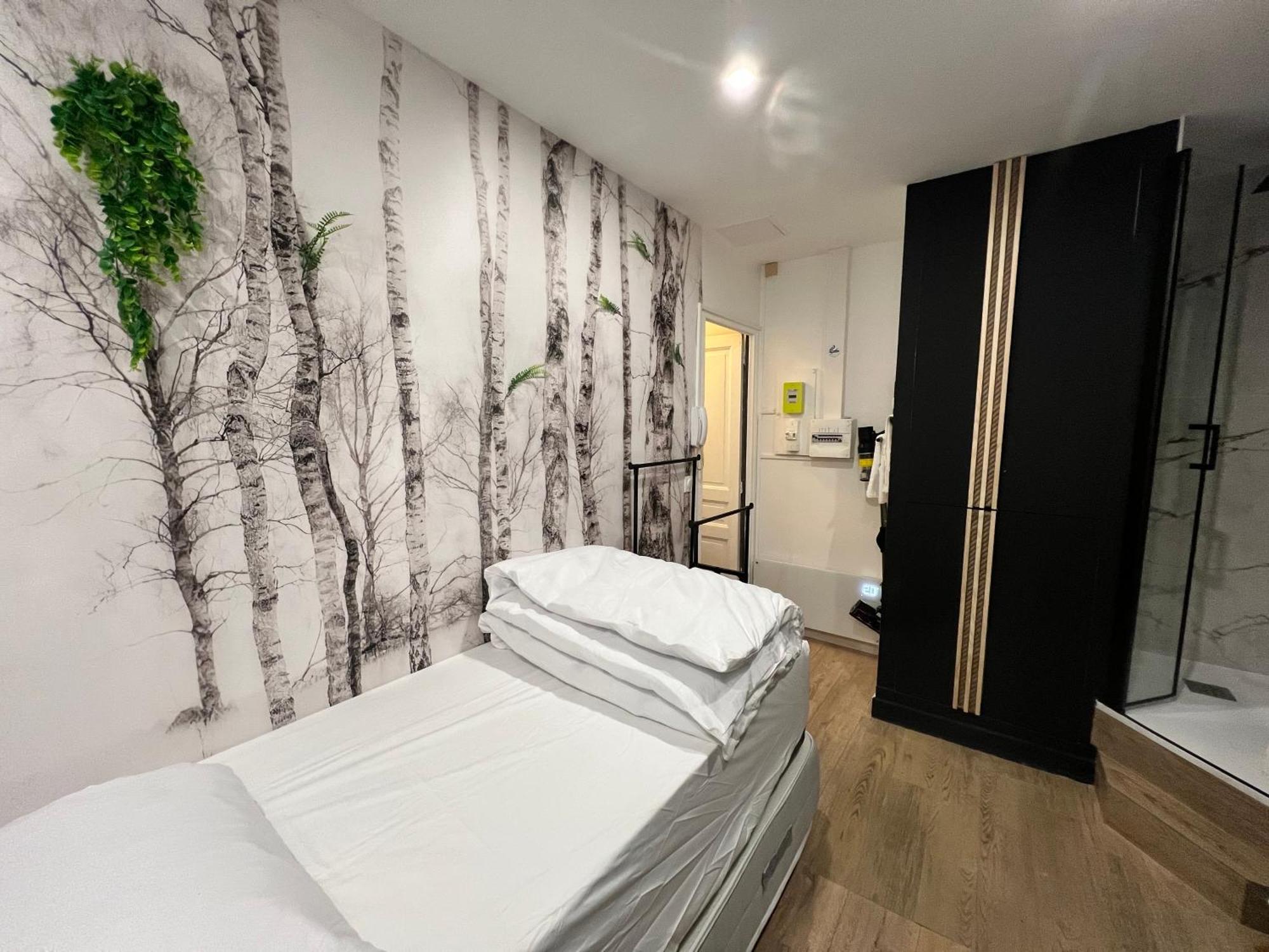 Batignolles, Montmartre Chambre 12M2 , Metro 13 Et 14 باريس المظهر الخارجي الصورة