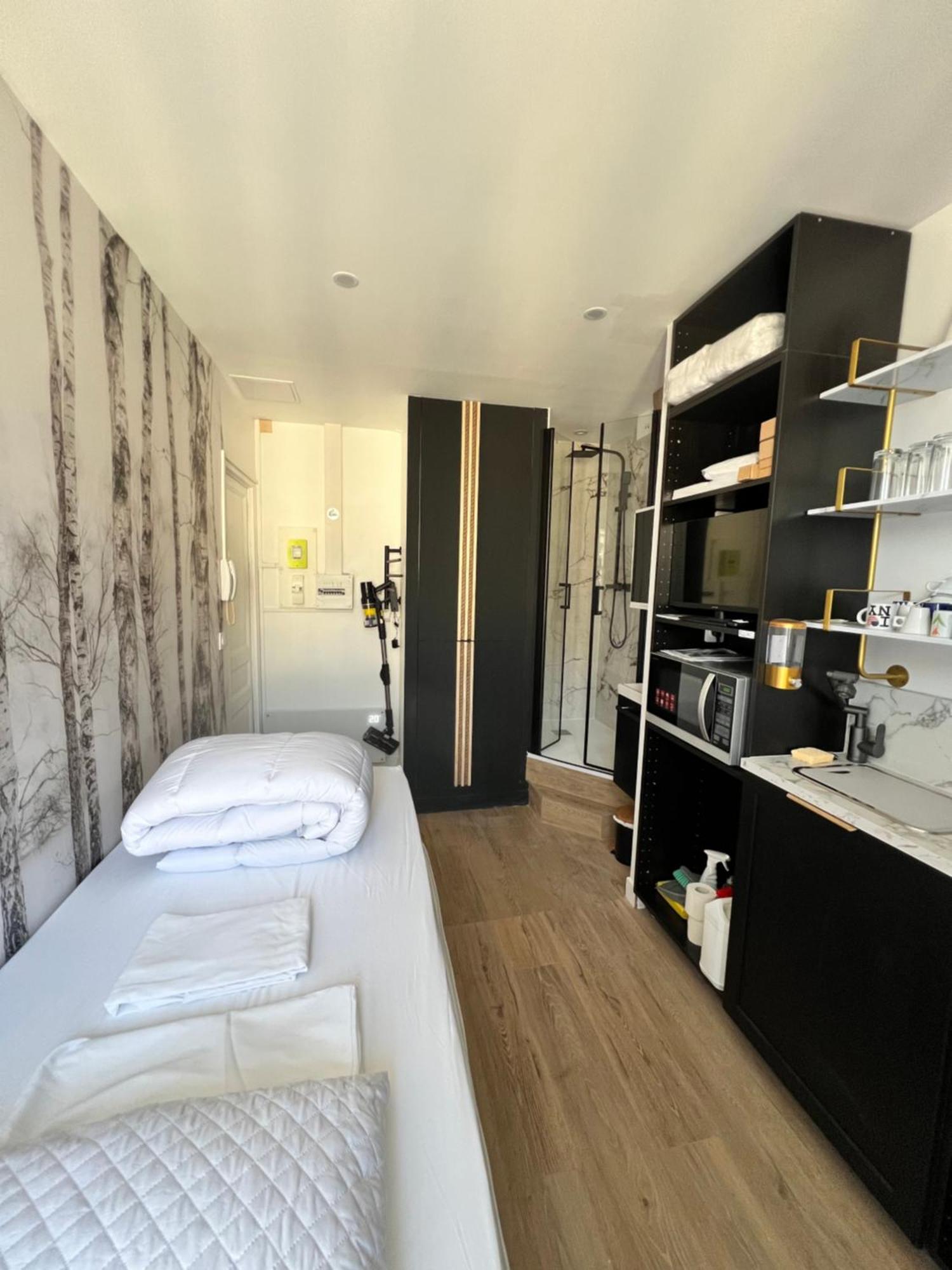 Batignolles, Montmartre Chambre 12M2 , Metro 13 Et 14 باريس المظهر الخارجي الصورة